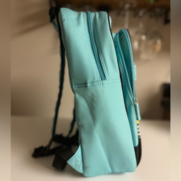 🍽️ Mickey Mouse Summer Cooler Backpack 🍽️ - Picture 2 of 6